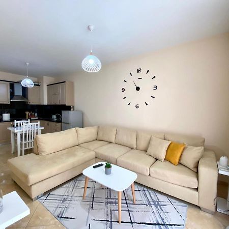 Chlo Apartment 2 Tirana Eksteriør billede