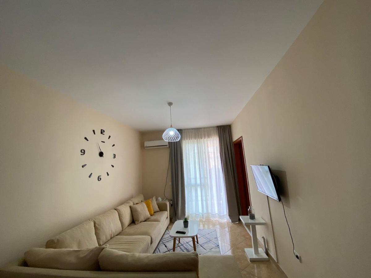 Chlo Apartment 2 Tirana Eksteriør billede