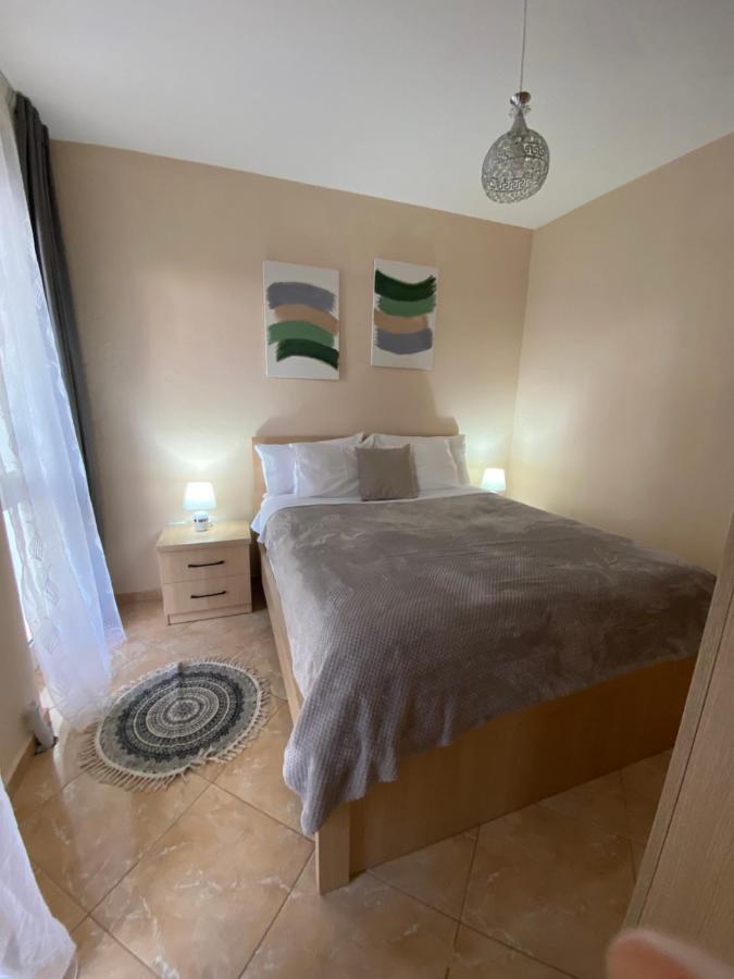 Chlo Apartment 2 Tirana Eksteriør billede
